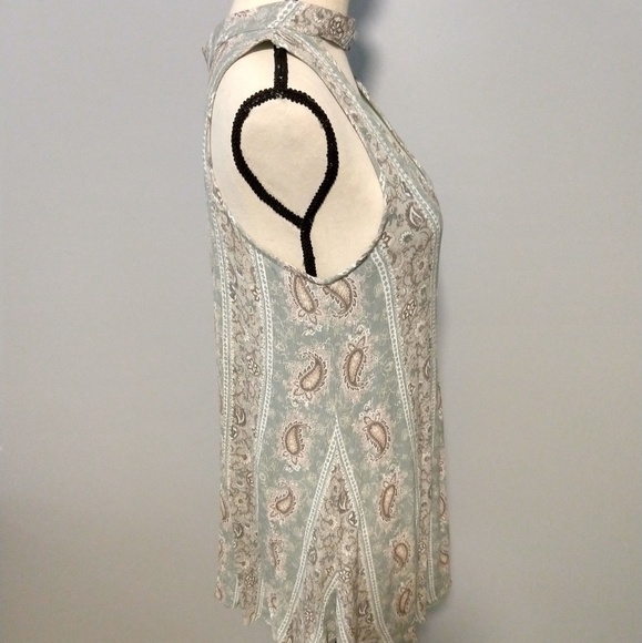 Deep V-Neck Blouse - Picture 3 of 8